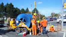 Alianza Público-Privada/ Sector de Acueducto y Alcantarillado en Colombia: Construction workers manhole repair